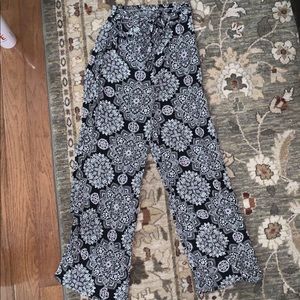 Super cute flower pants! Size small!